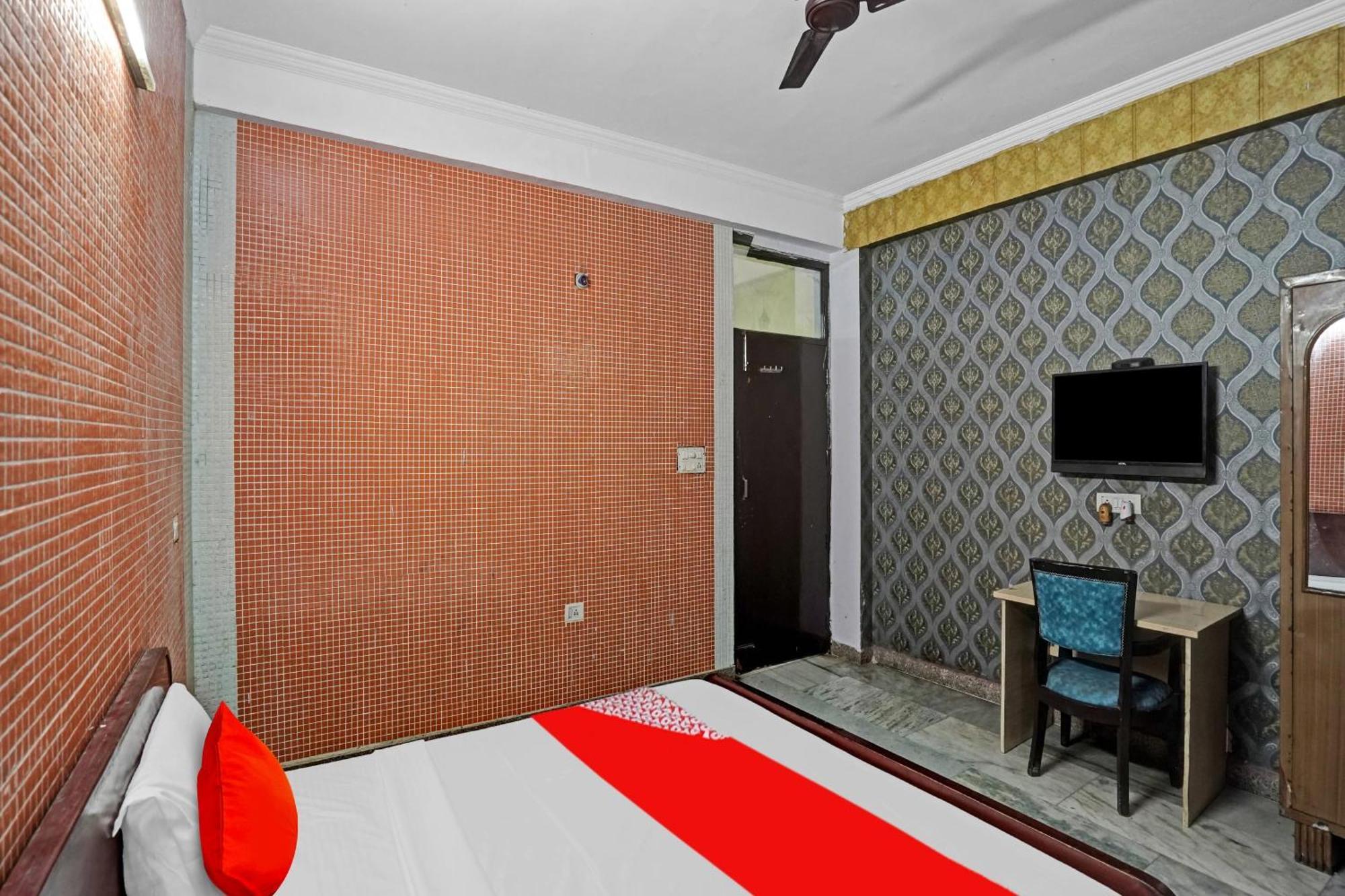 Hotel O Park View Noida Exterior photo