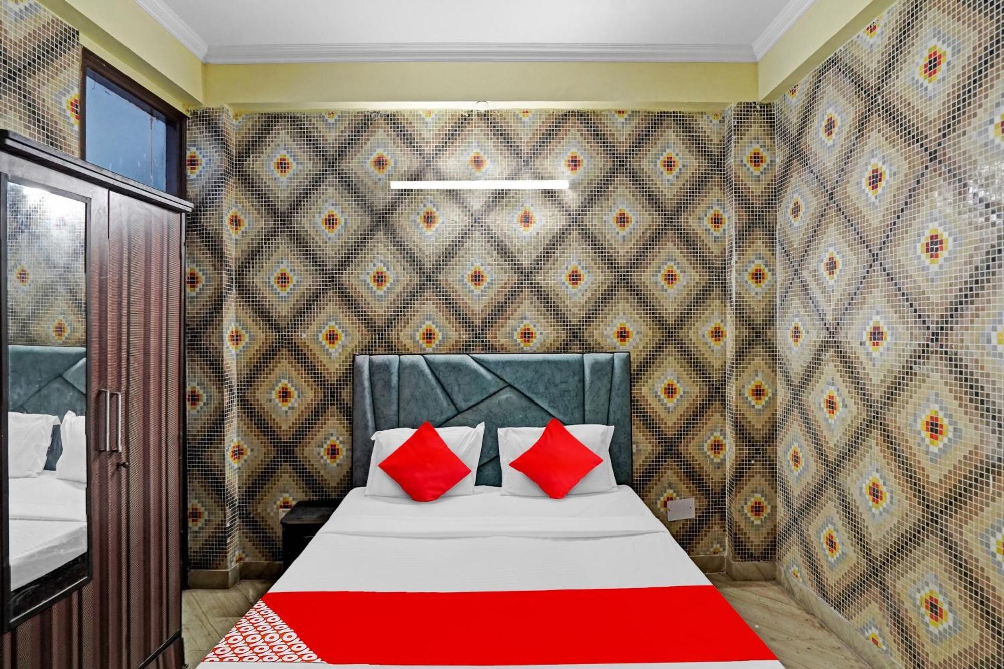 Hotel O Park View Noida Exterior photo